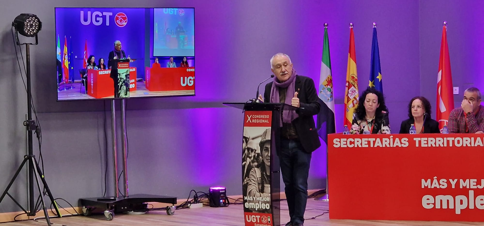 El secretario general de UGT, Pepe Álvarez, clausura el X Congreso de UGT Extremadura.