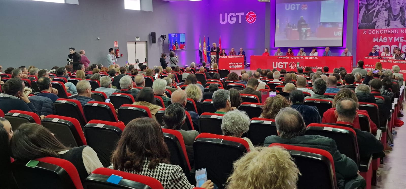 135 delegados sindicales de UGT Extremadura asisten a su X Congreso Regional.